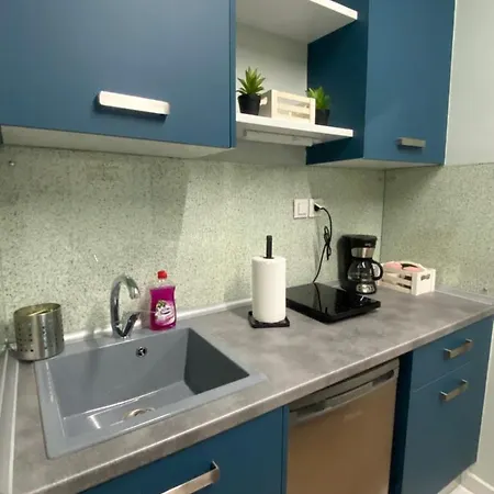 Treasure Box _aristotelous Square_ *